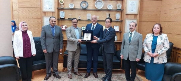 Benha University Board honors Faculty of Commerce Dean After Reaching Retirement Age