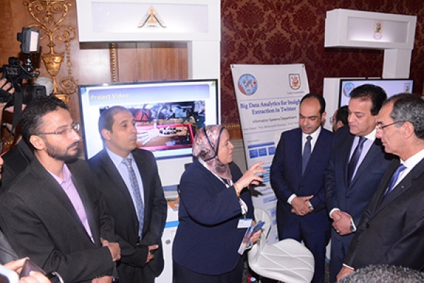 Minister of High Education inspects faculty of Computers and Artificial Intelligence Pavilion