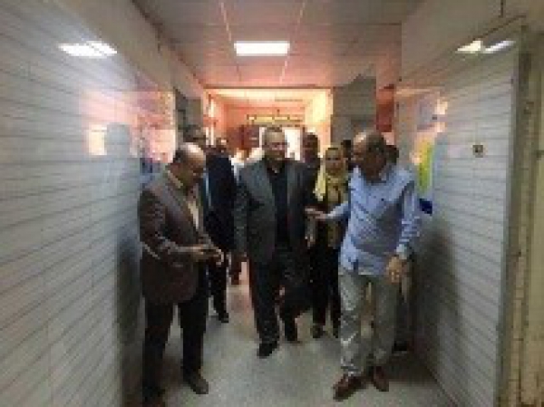 The dean of the faculty of medicine inspects the university hospitals